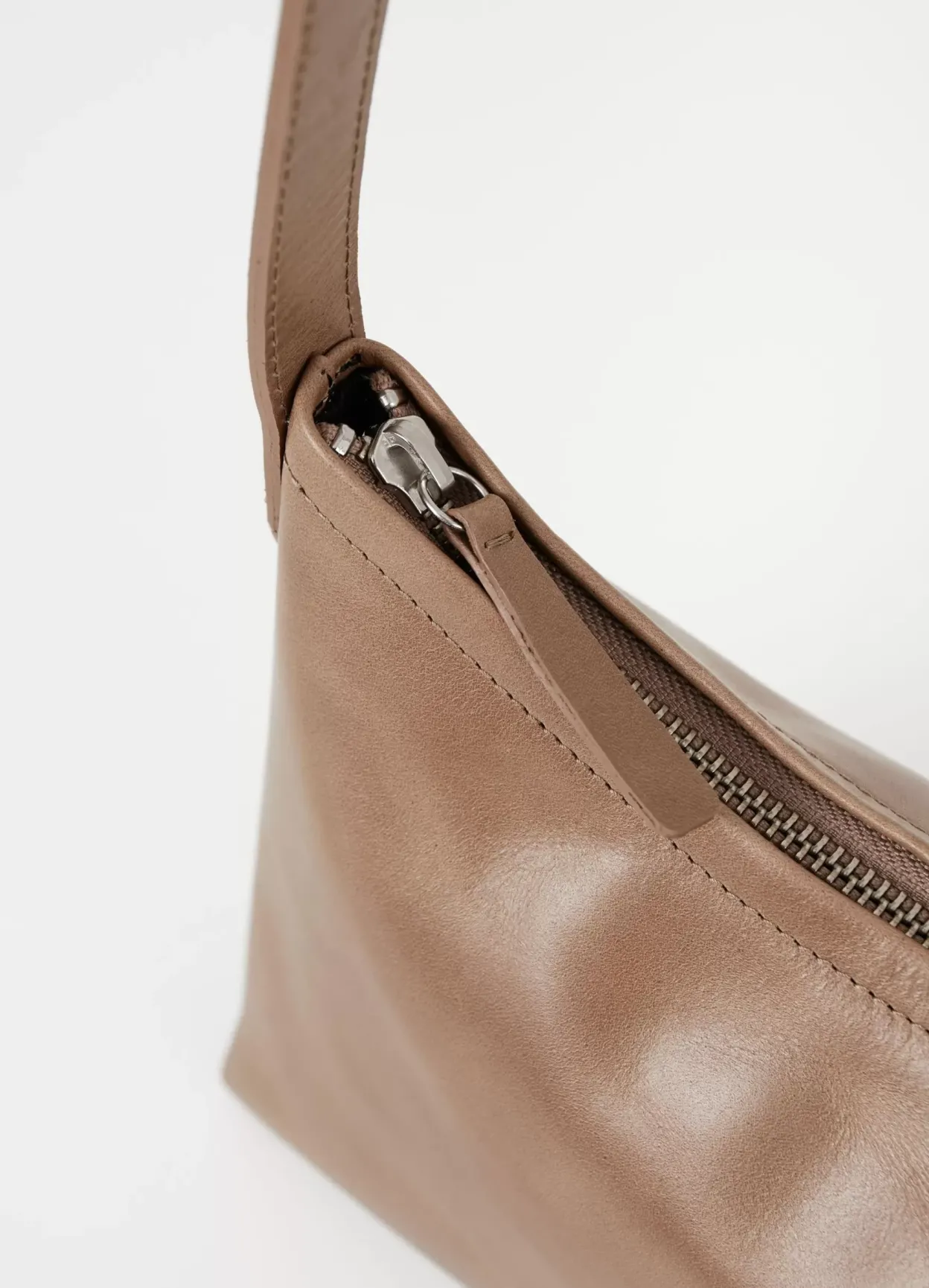 Vagabond NAPLES TASKE